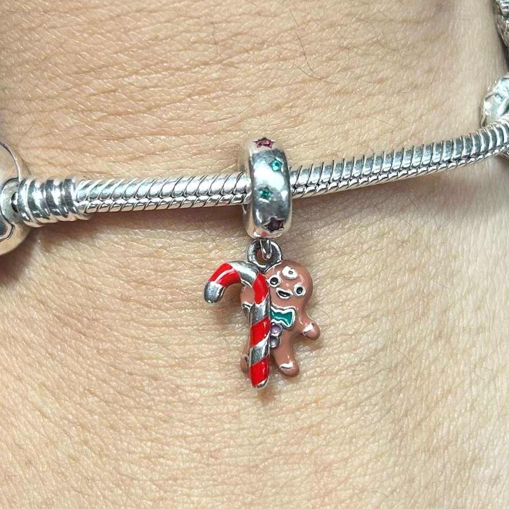 PANDORA Gingerbread Man Dangle Charm
Sterling Silver